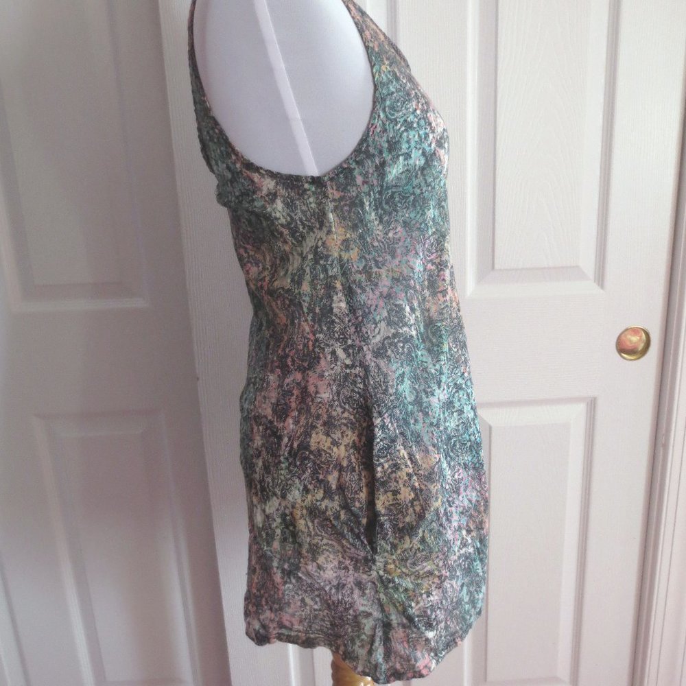 Pretty Insight Patterned Tank Top With Pockets - Picture 6 of 7
